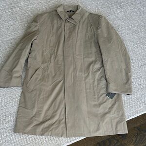 Jos. A. Bank year round raincoat size 42 regular